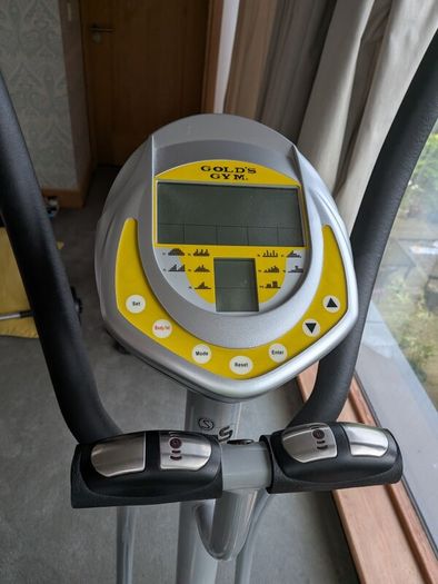 Gold's Gym Cross Trainer