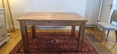 Extendable Dining Table
