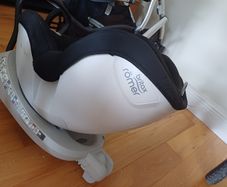 Britax romer car seat  with free mirror