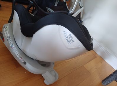 Britax romer car seat  with free mirror
