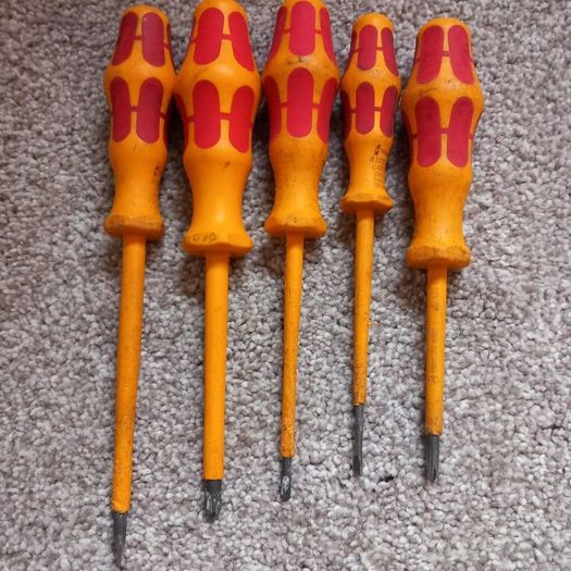 5 WERA 1000 V Screwdrivers Flat Head & Phillips