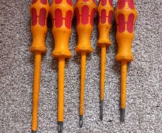 5 WERA 1000 V Screwdrivers Flat Head & Phillips