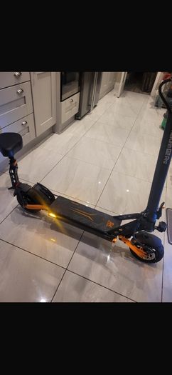 Kukirin G2 electric scooter