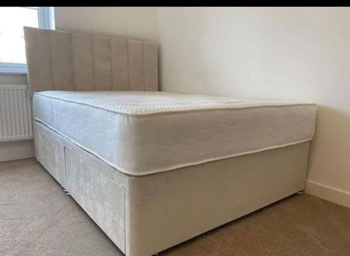 New Stylish single ,Double 4ft, 4ft6, King 5ft And 6ft Superking Sizes Divan Beds Instock. Drawers And Optional Tufted Mattresses Available. Free Delivery