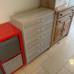Chest of drawers