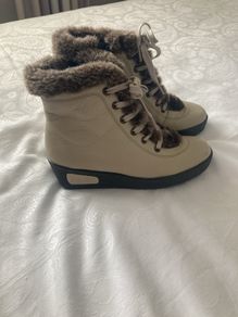 Ladies boots