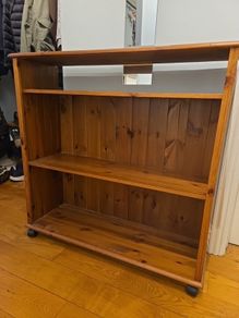 Small bookcase / TV stand