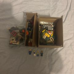 lego bricks and pieces
