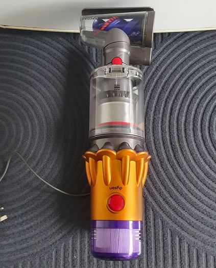 Dyson V12
