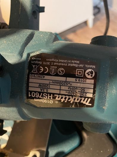 Makita 190mm circular saw,only used twice,comes with case,240v.