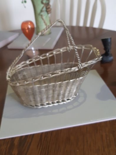 Wine basket metal