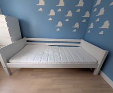 Single Bed