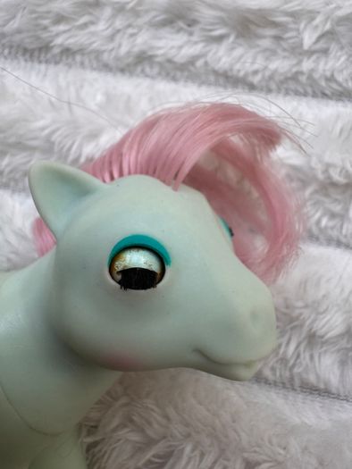 My Little Pony Baby Cuddles G1 1986 Beddy Bye Eye MLP Dirty approx. 7.5 cm. Used sometimes left eye opens only to the middle Please see photos