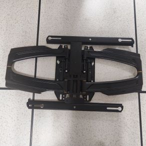 2x commercial TV swing mounts. 32-85" compatible