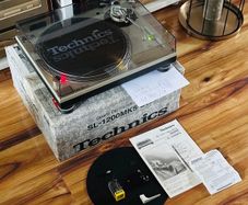 Technics SL1200 MK5