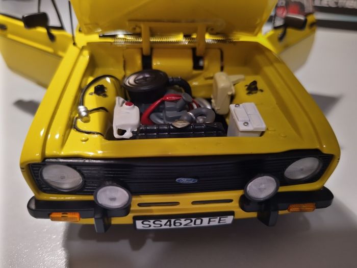 Ford Escort 1600 Sport 1975 Mk2 - 1/18 - New in Box