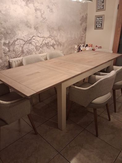Extendable Solid oak table