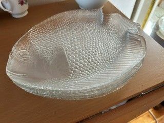 Fish shaped serving plates