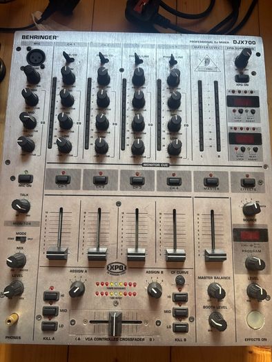 Turntables with mixer