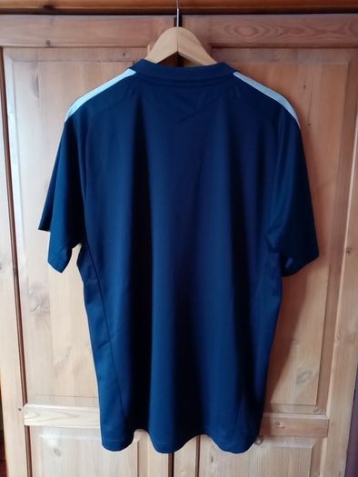 NEW. West Bromwich Albion training top, polo shirt. 06/07. Vintage 2006-07 UNWORN NEW WITH TAG . Size L Large. genuine Umbro WBA football training polo shirt top baggies premiership.
