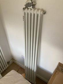 Vertical column radiator