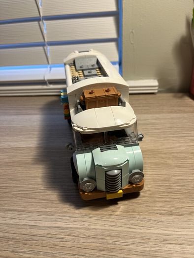Lego Friends camper van