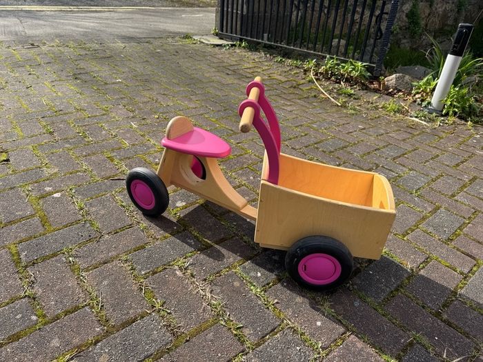 Toy cargo bike