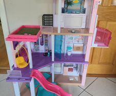 Barbie dreamhouse