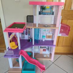 Barbie dreamhouse