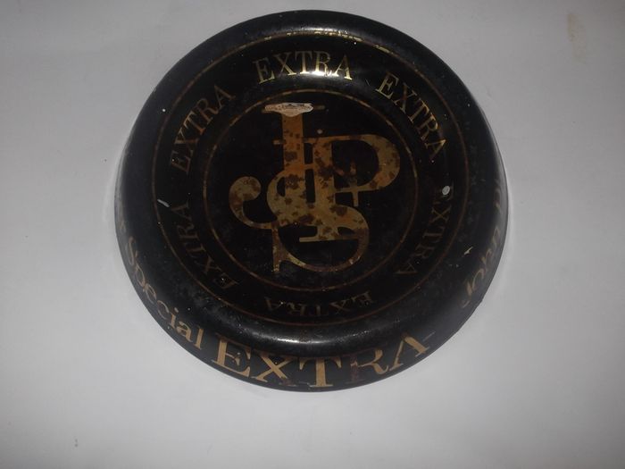 a vintage john players special extra ash tray