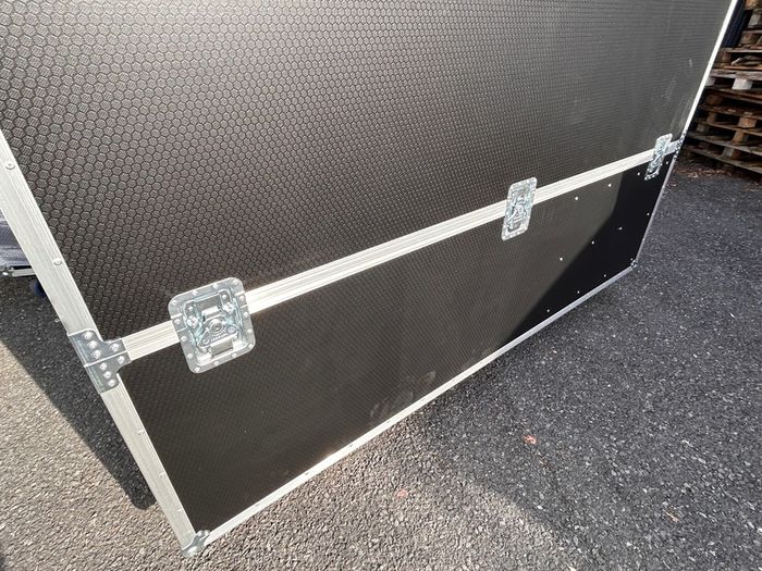 Pro TV Adjustable size Flight Case 65" to 86" Video Display Screen Case