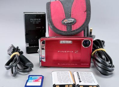 Fuji FinePix Z10 FD Red 7MP 3x Zoom  Digital Camera