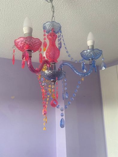 Lustre Girls Chandelier