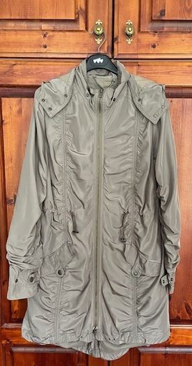 Dutch Brand Yaya Coat Jacket Ladies. Medium. Sage Green / Khaki. Satin Finish.  Detachable hood. Excellent. Proceeds To Medecins Sans Frontieres.