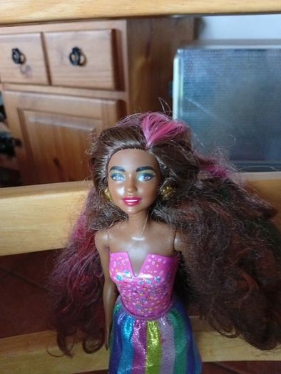 Barbie Colour Reveal Party Confetti African Doll Long Hair 2020 Mattel K13