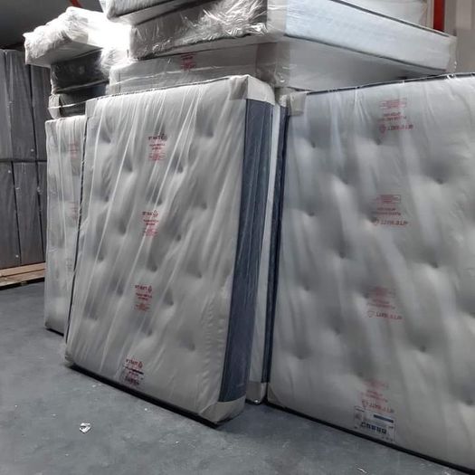 Brand New Tufted memory foam mattress All size Available with free home dilvery