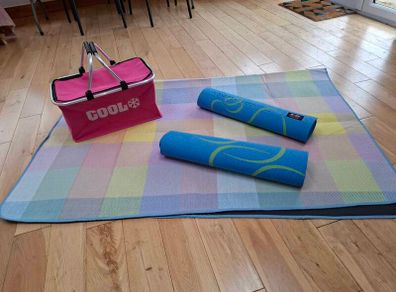 Picnic blanket, cooler bag  & 2 yoga mats
