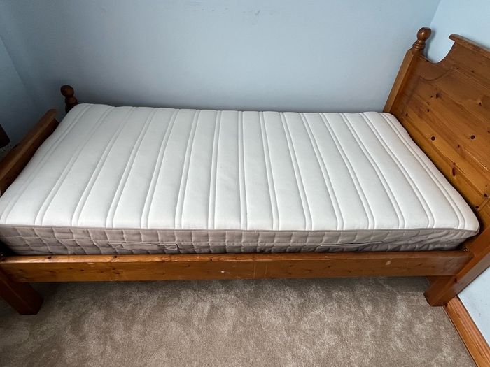 Free single bed & mattress
