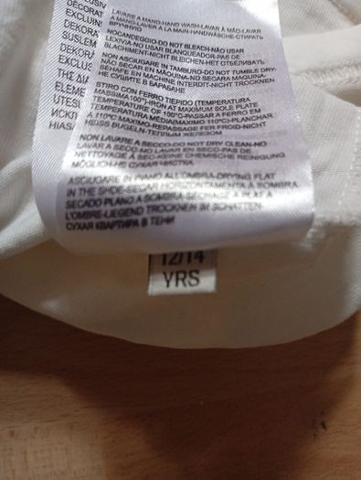 LV T-shirt ((kids Age 12-14yrs Immaculate))