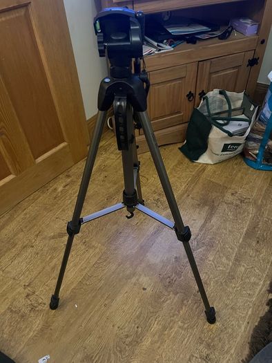 Hama tripod