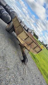 Tipping trailer