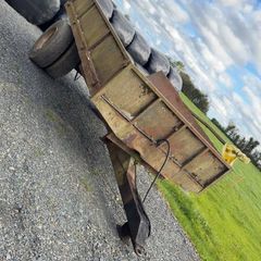 Tipping trailer
