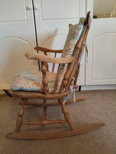 Vintage Style Wooden Rocking Chair with Removable Cushions Nursery Nursing Chair