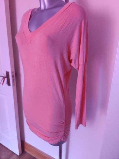 Salmon Italian V-neck long line top, see back  size UK14 EU42 Postage included