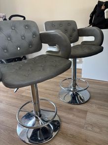bar stool