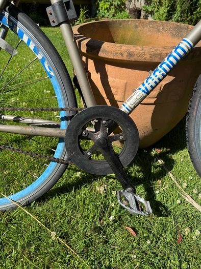 Old single speed, lights and lock included