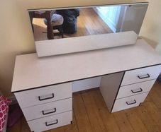 unit with mirror