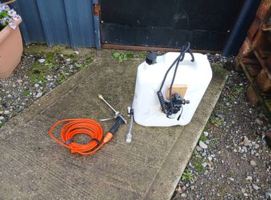12 v power washer