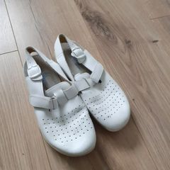 nurse leather clogs