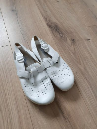 nurse leather clogs